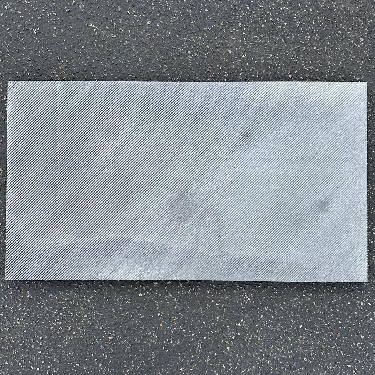 Concrete Collaborative | Zuma 24x43 Ribbed Ebony Tile