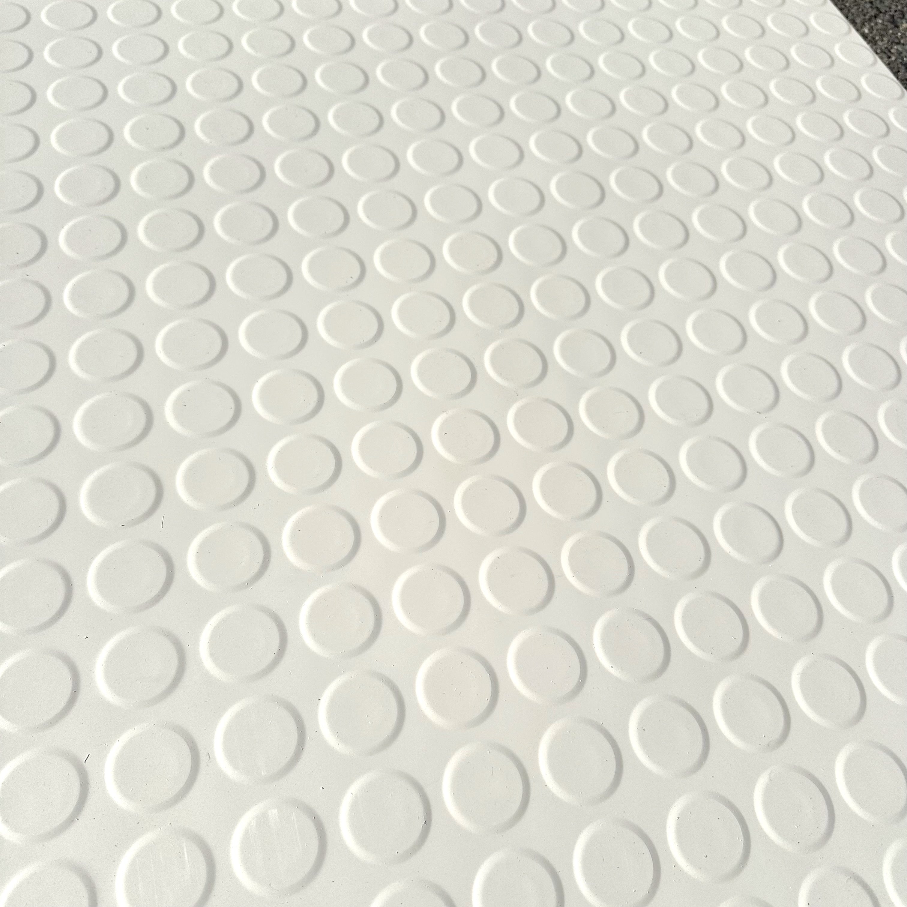 Tarkett | Johnsonite Solid Color Rubber Raised Round 24x24 Tile White