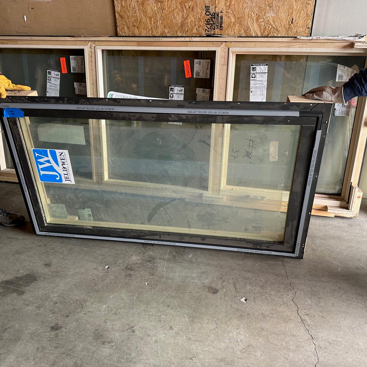 Jeld Wen | EpicVue Clad-Pine Casement Window W31.5 H60 Lux Bronze Argon Glass