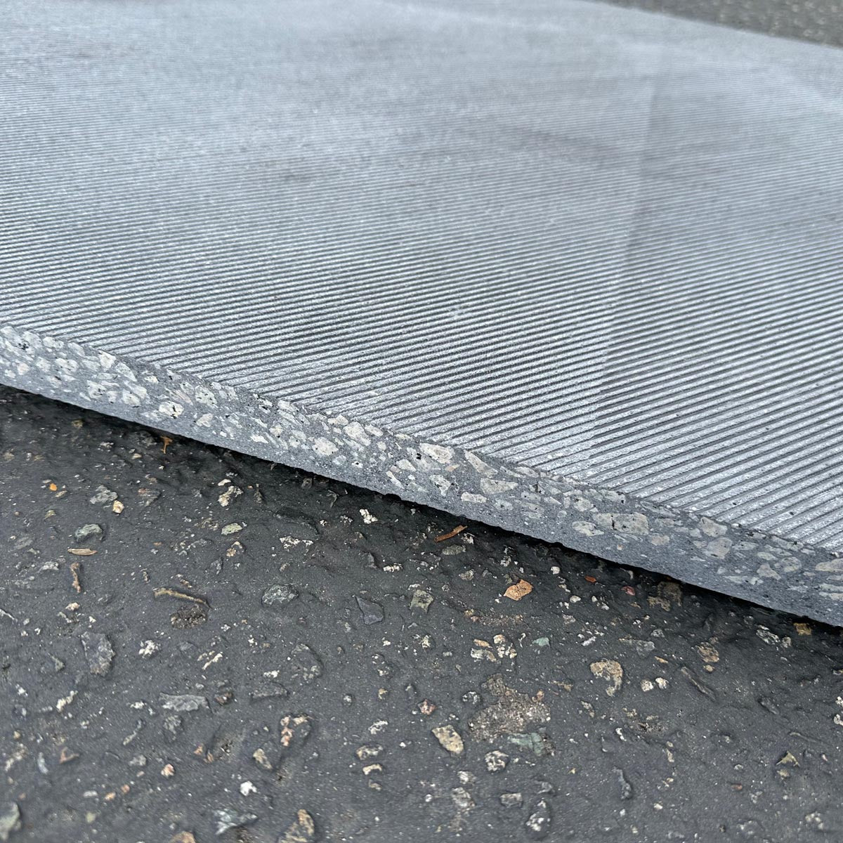 Concrete Collaborative | Zuma 24x43 Ribbed Ebony Tile
