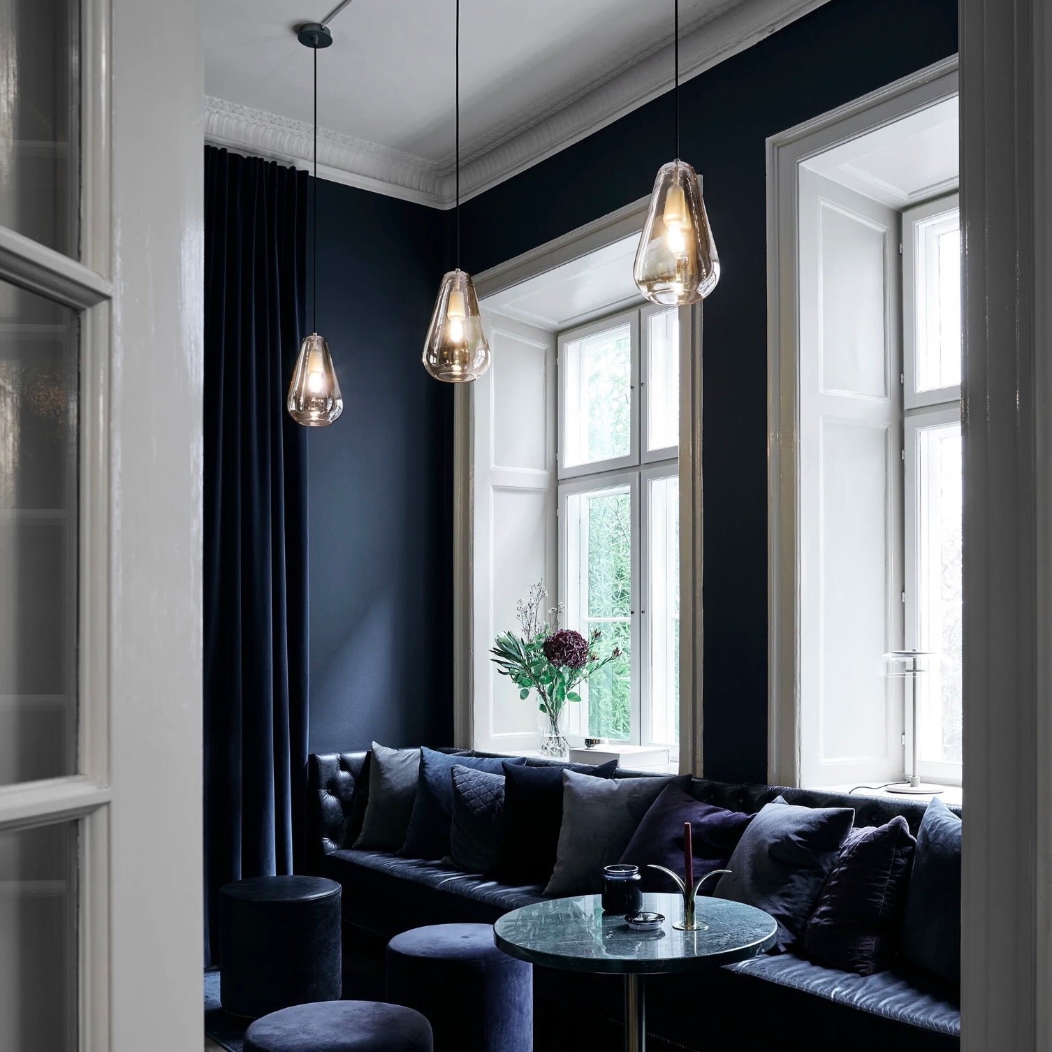 Nuura | Anoli 1 Pendant Blown Glass Medium in Gold & Black